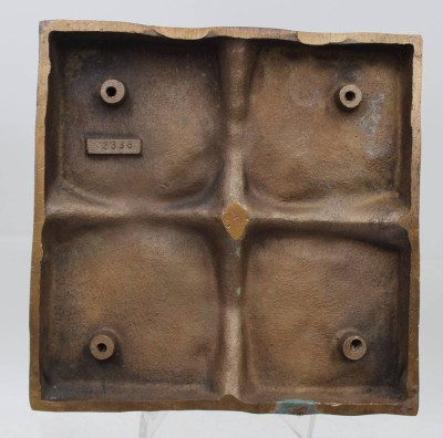 Auktion 374<br>Quadratische Bronze -Platte als Wanddekoration , [1]