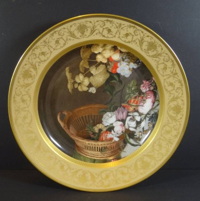 Auktion 320 / Los 1207 <br>gr. Zierteller von "Kaiser" nach Gemälde, Blumenkorb mit Fruchtschale, D-32 cm, gut erhalten