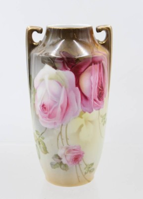 Auktion 374<br>Vase,  Reinhold Schlegelmilch Suhl, Rosendekor, 1x Altriss, ca. H-17cm [1]