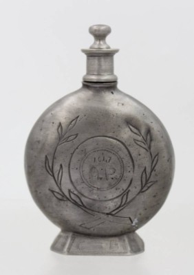 Auktion 374<br>historische Feldflasche nach antikem Vorbild, ca. H-15cm [1]