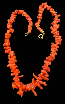 Auktion 374<br>rote Naturkoralle-Halskette, L-39 cm, 21,52 gr. [1]