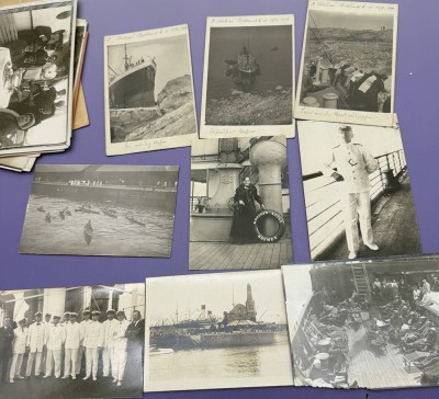 Auktion 374<br>ca. 20 maritime Fotos etc, um 1910 bis ca. 1940, 2x davon aus dem Soldaten-Lager [1]