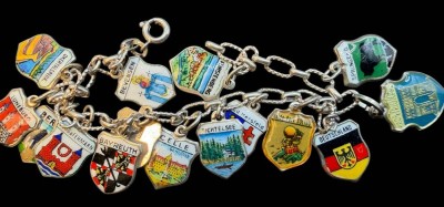 Auktion 374<br>Silber-Armband-800- mit 12 Silber-Anhängern, emaill. Wappen, L-19 cm, 14,49 gr [1]