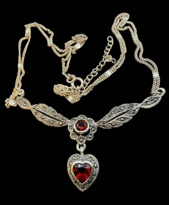 Auktion 374<br>Silber-Collier-925- mit 2 roten Steinen, L-46 cm, 11,06 gr. [1]