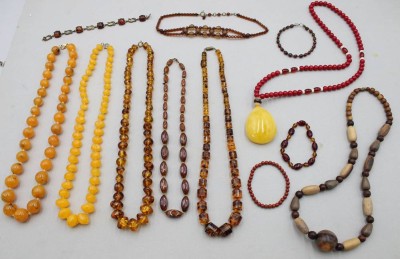 Auktion 374<br>kl. Konvolut div. Modeschmuck [1]