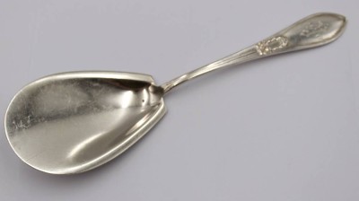 Auktion 374<br>Servierspatel, Silber (gepr.), Ziermonogramm, älter, 88,4gr., L-23,5cm [1]