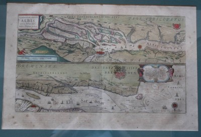 Auktion 375<br>Die Elbe im Jahr 1628 von Willem Janszoon Blaeu, color. Kupferstich, ger./Glas, RG 61,5 x 80cm [1]