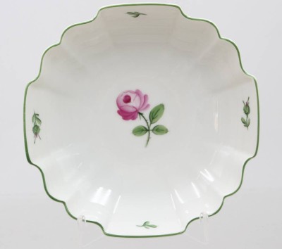 Auktion 375<br>kl. Schale, Wien Augarten, Rosenbemalung, ca. H-3,5cm D-14,5cm [1]