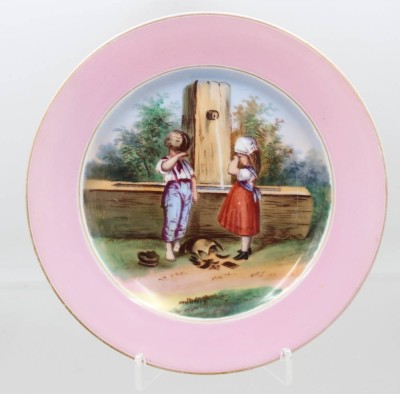 Auktion 375<br>Zierteller, älter, Kindermotiv, ungemarkt, D-18,5cm [1]