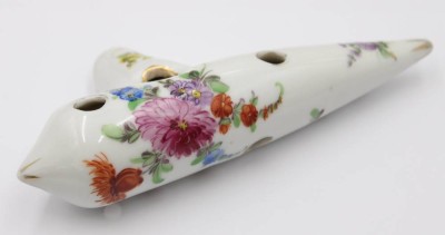 Auktion 375<br>Okarina, Meissen, älter, florale Bemalung,  L-17cm [1]