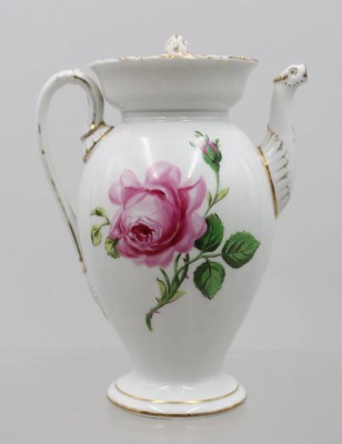 Auktion 375<br>frühe Mokkakanne, Meissen, rote Rose, Schwertmarke  4x durchschliffen, Goldzier berieben, 19. Jhd., ca. H-16cm [1]