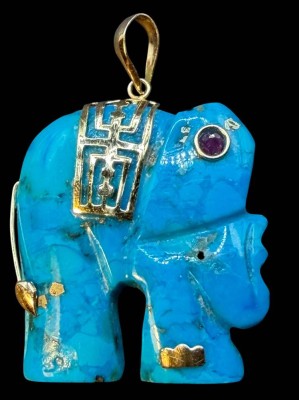 Auktion 375<br>Türkis Elefant mit Goldmontur-585-, 3x2,2 cm, 4,36 gr., Rubin als Auge [1]