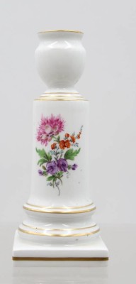 Auktion 375<br>Leuchter, Meissen, Schwertermarke, 1. Wahl, Blumenbemalung, ca. H-15cm [1]