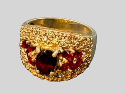 Auktion 375<br>Silberring-925-mit roten und klaren Steinen, Ringschiene offen, 5,89 gr. [1]