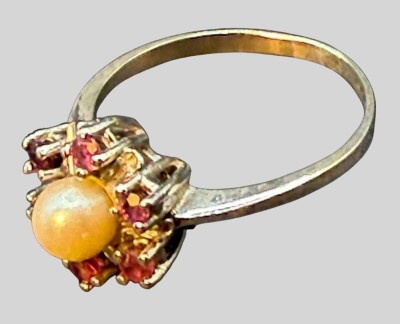 Auktion 375<br>Silberring-925- mit Perle, umringt von roten Steinen, RG 60, 2,87 gr [1]