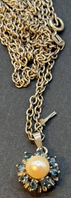 Auktion 375<br>Silberkette-925- mit Perlanhänger, Safire, 8,35 gr., L-ca. 70 cm [1]