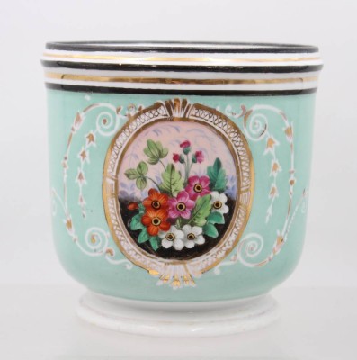 Auktion 375<br>Übertopf um 1900, Florale Bemalung und Goldzier, Frankreich ?, ca. H-17cm D-17cm [1]