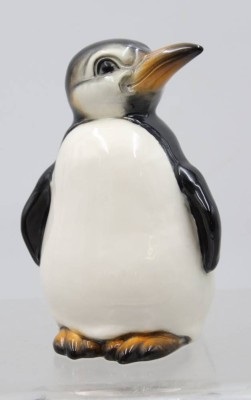 Auktion 375<br>Goebel-Spardose, Pinguin, Unterglasurfarben, Schhlüssel fehlt, ca. H-16cm [1]