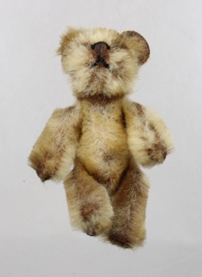 Auktion 375<br>kl. Teddy, Schuco, älter, bespielte Erhaltung, ca. H-6,5cm [1]