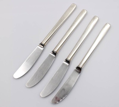 Auktion 375<br>4x  Dessertmesser, 800er Silbergriffe, Klingen mit Gebrauchsspuren [1]