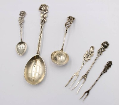 Auktion 375<br>kl. Konvolut Rosenmuster, Silber, zus. 65,9gr., ca. L-15,5cm [1]