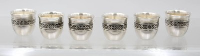 Auktion 375<br>6x kl. Becher, schwer versilbert, älter, je ca. H-4cm [1]