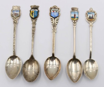 Auktion 375<br>5x div. Andenkenlöffel, 800er Silber, 45,7gr., ca. L-10,5cm [1]