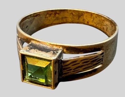 Auktion 375<br>alter Mädchenring, S-800- mit grünen Stein, RG ca. 49 [1]