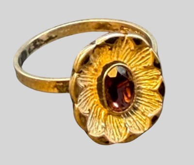Auktion 375<br>alter Mädchenring, S-800- mit lila Stein, RG offen oben [1]