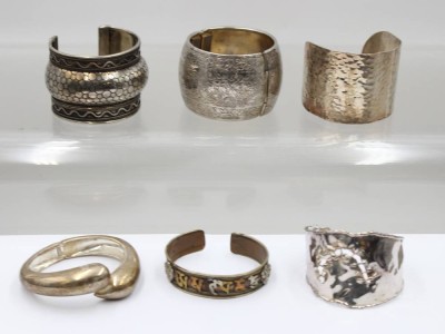 Auktion 375<br>6x div. Armspangen und Reife, Modeschmuck [1]