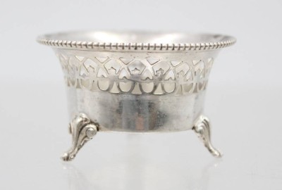 Auktion 375<br>kl. Schalenhalter, 835er Silber, 18,2gr., ca. H-3cm, D-5cm [1]
