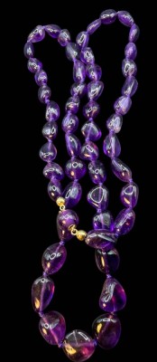 Auktion 375<br>lange Amethyst-Kette mit Goldschliesse-585-., ungleiche Steine, L-ca. 84 cm, 105,15 gr. [1]