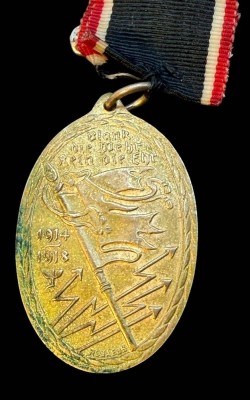 Auktion 375<br>Kyffhäuser Bund Medaille am Band 1914/18 ” Blank die Wehr - Rein die Ehr “ ungepflegter Zustand [1]