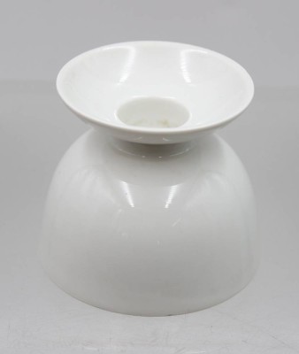 Auktion 375<br>PETRI-Leuchter, KPM Berlin, Weißporzellan, ca. H-6,7cm [1]