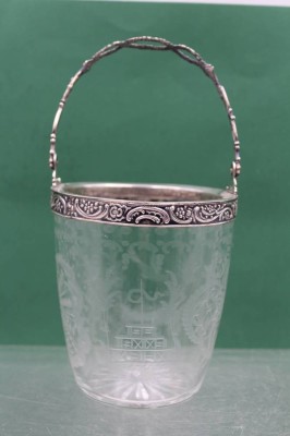 Auktion 375<br>Eiskübel, 800er Silbermontur, Barockschliff, ca. H- 12,5cm [1]