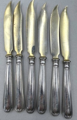 Auktion 375<br>6x Desertmesser, Silbergriffe-800-, Klingen vergoldet, L-16 cm. zus. 139 gr, Monogramm 