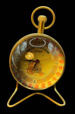 Auktion 375<br>Kugeluhr in Messinggehäuse, Quartzwerk 