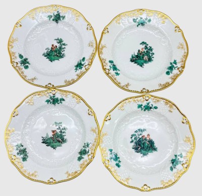 Auktion 375<br>Staatlich Meissen: 4 Kuchenteller.,Neumarseille mit Watteau-Malerei, alle 1.Wahl und gut erhalten, D-16 cm [1]