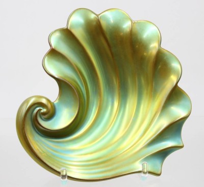 Auktion 375<br>muschelförmige Keramikschale, Zsolnay aus Pécs, lüstrierend [1]
