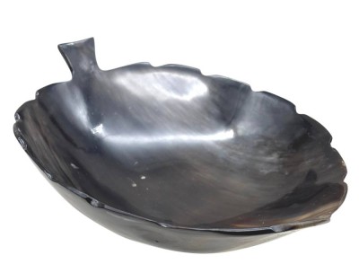 Auktion 375<br>Blattschale aus Horn, 18x13 cm [1]