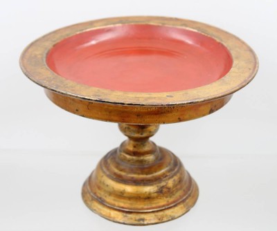 Auktion 375<br>Tafelaufsatz, Holz unter Farbe, ca. H-18,5cm D-26,5cm [1]