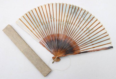 Auktion 375<br>traditioneller japanischer Faltfächer (Sensu), floral bemalt, L-21,5cm [1]