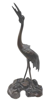 Auktion 375<br>BRONZESKULPTUR/BODENLEUCHTER, IN FORM EINES KRANICHS UND EINES FROSCHES, H-46 cm, wohl Japan? [1]