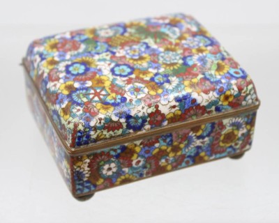 Auktion 375<br>sehr schöne Cloisonné-Zierdose, älter, ca. H-5cm B-9,5cm T-8cm [1]
