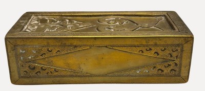 Auktion 375<br>schwere massive Messingdose mit Schiebedeckel, Dekor tw. geschnitten, H-5 cm, 18x9 cm, ca. 1,1 kg [1]