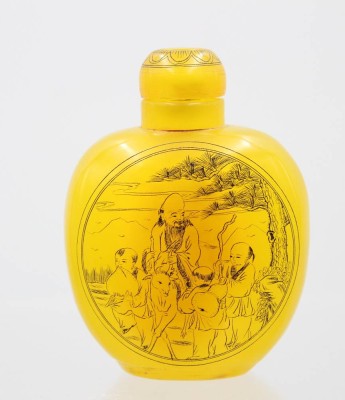Auktion 375<br>gelbes chinesisches Schnupftabakfläschchen, wohl Kunstharz, ca. H-7,5cm [1]