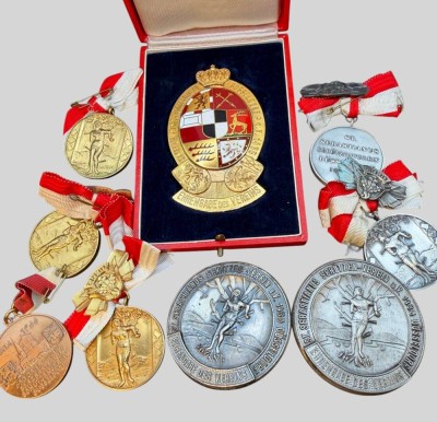 Auktion 375<br>8x Schützenmedaillen, 1x Plakette in Samtkasten, ST. Sebastian Schützenverein von 1435, Düsseldorf [1]