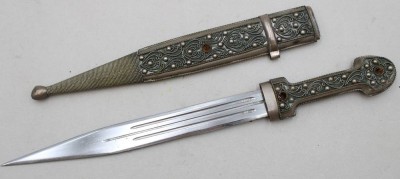 Auktion 375<br>kaukasischer Kindschal -Dolch, Steinbesatz fehlt, ca. L-42cm [1]