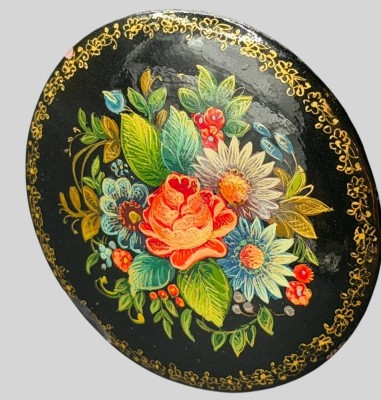 Auktion 375<br>runde russische Lackbrosche, handbemalt mit Blumen, D-6 cm [1]