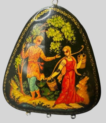 Auktion 375<br>russischer Lack-Anhänger, dreieckig, bemalt mit Märchenszene, 4,5x4 cm [1]